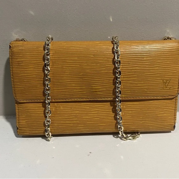 Louis Vuitton Handbags - Louis Vuitton EPI wallet Crossbody